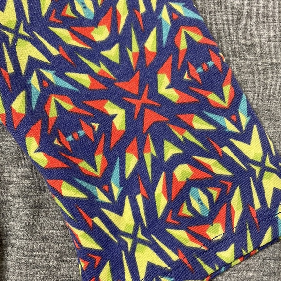 LulaRoe Randy tee - Picture 2 of 4